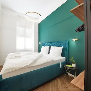 Nove Boutique Vienna